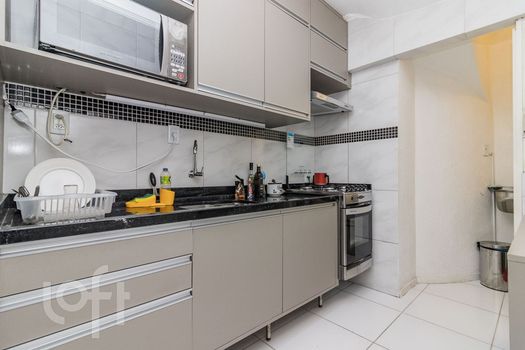 Foto 7 do(a) Apartamento de 2 quartos à venda em Medianeira, Porto Alegre