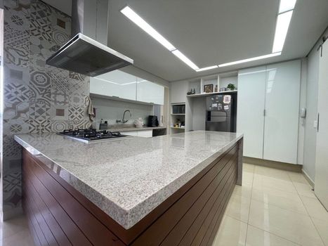 Foto 3 do(a) Apartamento de 4 quartos à venda em Guanabara, Londrina