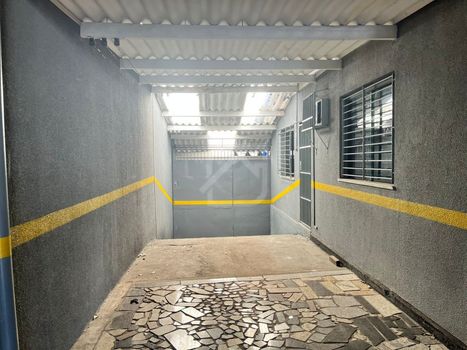 Foto 5 do(a) Casa de 3 quartos para alugar em Vila Gilda, Santo André