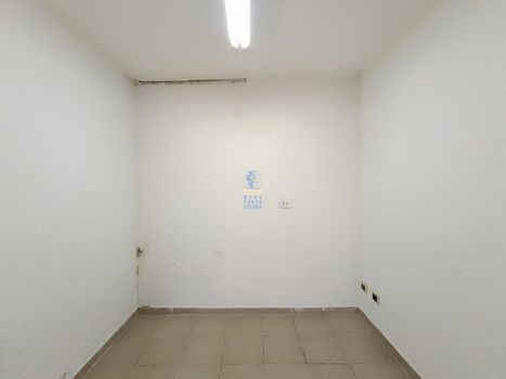 Foto 15 do(a) Casa de 3 quartos à venda em Vila Nivi, São Paulo