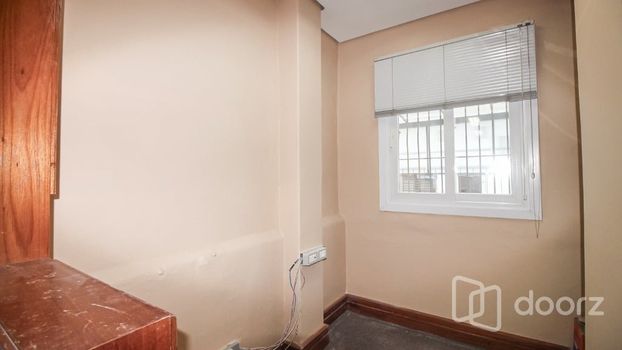 Foto 6 do(a) Sala / Conjunto Comercial false à venda em São João, Porto Alegre