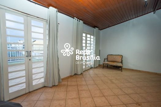 Foto 37 do(a) Casa de 5 quartos à venda em Guará I, Brasília