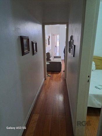 Foto 2 do(a) Flat de 2 quartos à venda em Higienópolis, Porto Alegre