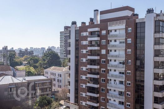 Foto 30 do(a) Apartamento de 3 quartos à venda em Petrópolis, Porto Alegre