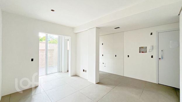 Foto 4 do(a) Apartamento de 2 quartos à venda em Medianeira, Porto Alegre