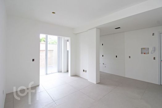 Foto 3 do(a) Apartamento de 2 quartos à venda em Medianeira, Porto Alegre