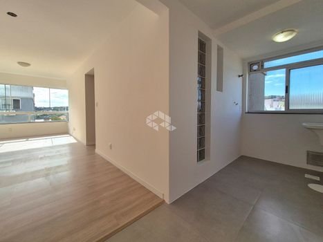 Foto 3 do(a) Apartamento de 2 quartos à venda em Cavalhada, Porto Alegre