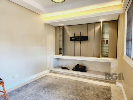 Foto 4 do(a) Casa de 4 quartos à venda em Vila Jardim, Porto Alegre