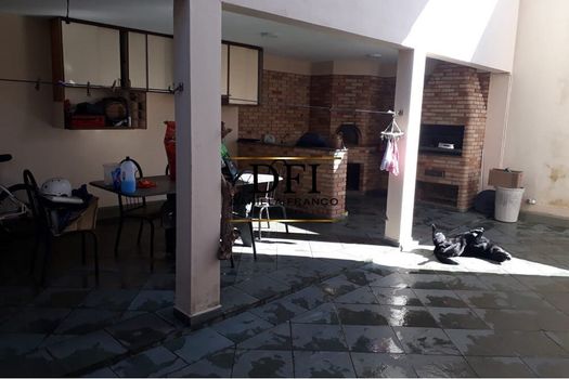 Foto 8 do(a) Casa de 4 quartos à venda em Vila Marari, São Paulo