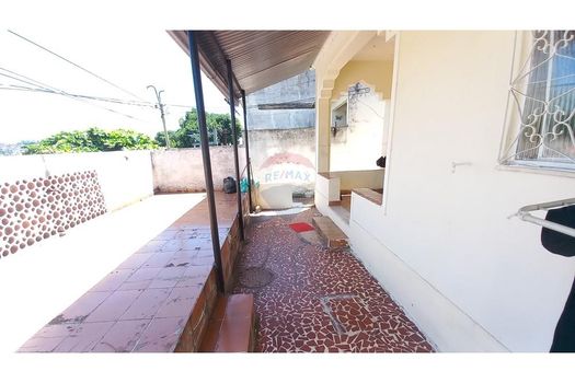 Foto 3 do(a) Casa de 3 quartos à venda em Praia da Bandeira, Rio de Janeiro