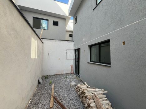 Foto 5 do(a) Casa de 3 quartos à venda em Boa Vista, Curitiba