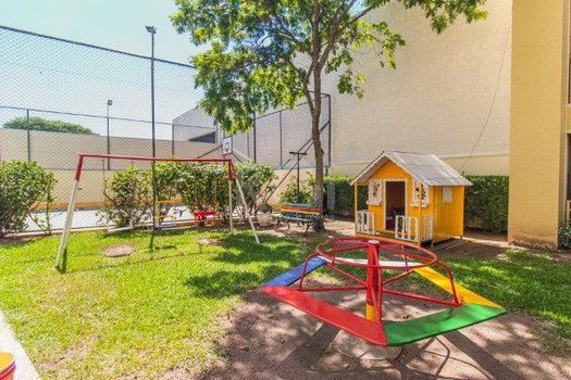 Foto 20 do(a) Flat de 2 quartos à venda em Passo da Areia, Porto Alegre