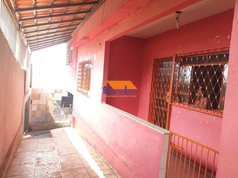 Foto 1 do(a) Casa de 5 quartos à venda em Tupi A, Belo Horizonte