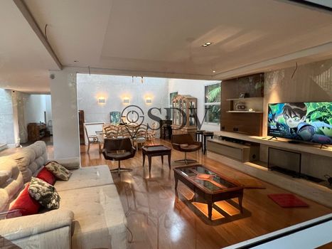Foto 3 do(a) Casa de 4 quartos à venda em Jardim Petrópolis, São Paulo