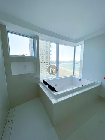 Foto 12 do(a) Apartamento de 4 quartos à venda em Centro, Balneário Camboriú