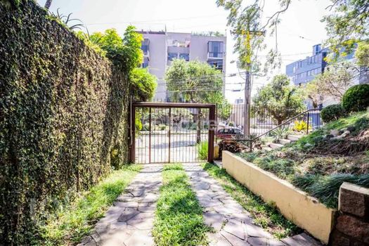 Foto 42 do(a) Casa de 3 quartos à venda em Chácara das Pedras, Porto Alegre