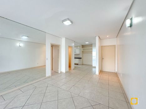 Foto 7 do(a) Apartamento de 3 quartos à venda em Lagoa da Conceição, Florianópolis