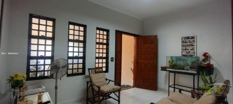 Foto 4 do(a) Casa de 3 quartos à venda em Conjunto Habitacional Hilda Mandarino, Araçatuba