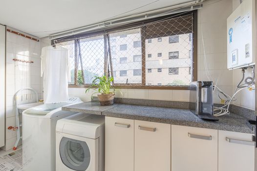 Foto 23 do(a) Apartamento de 3 quartos à venda em Três Figueiras, Porto Alegre
