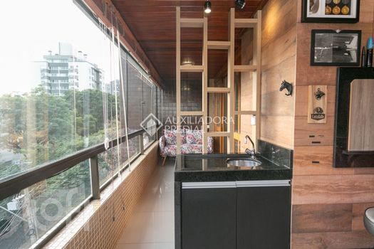 Foto 12 do(a) Apartamento de 3 quartos à venda em Petrópolis, Porto Alegre