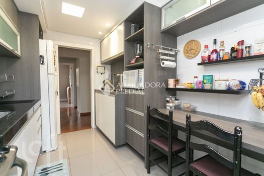 Foto 17 do(a) Apartamento de 3 quartos à venda em Petrópolis, Porto Alegre