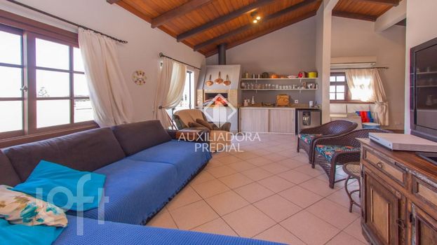 Foto 4 do(a) Apartamento de 3 quartos à venda em Vila Ipiranga, Porto Alegre