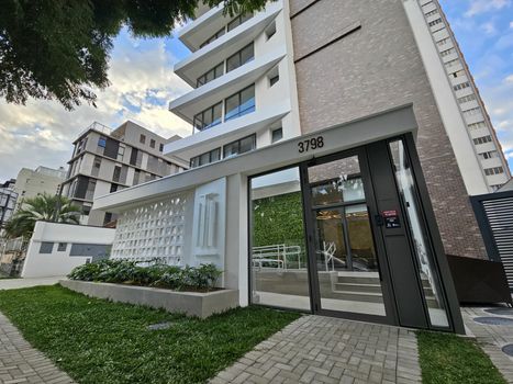 Foto 1 do(a) Apartamento de 3 quartos à venda em Água Verde, Curitiba