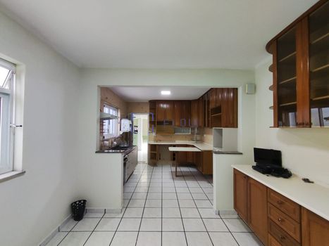 Foto 6 do(a) Casa de 3 quartos à venda em Vila São Vicente, São Paulo