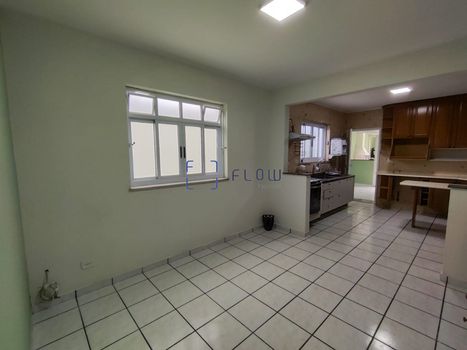 Foto 9 do(a) Casa de 3 quartos à venda em Vila São Vicente, São Paulo