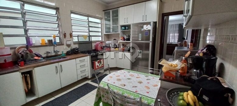 Foto 1 do(a) Casa de 3 quartos à venda em Vila Carolina, São Paulo