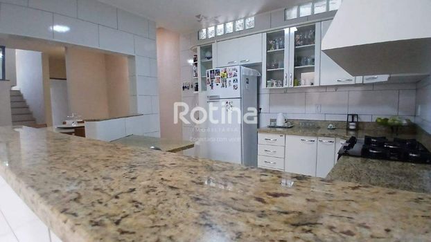 Foto 13 do(a) Casa de 3 quartos à venda em Centro, Uberlândia