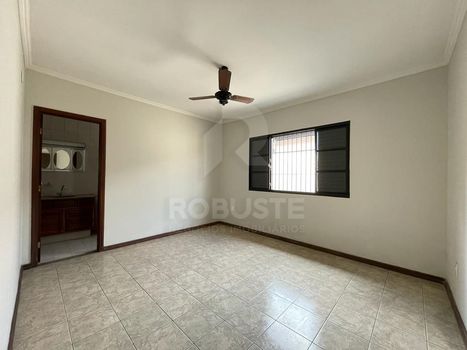 Foto 10 do(a) Casa de 3 quartos para alugar em Vila Pinheiro Machado, Botucatu