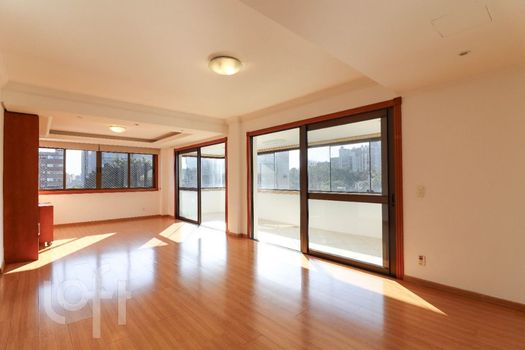 Foto 1 do(a) Apartamento de 3 quartos à venda em Petrópolis, Porto Alegre