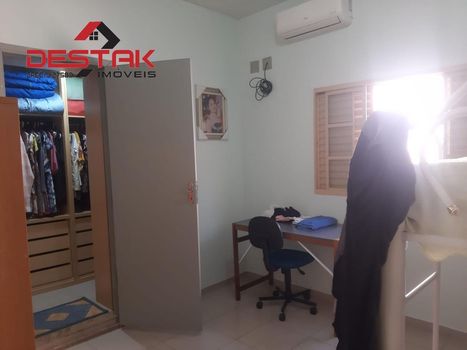 Foto 18 do(a) Casa de 5 quartos à venda em Vila Galvão, Jundiaí