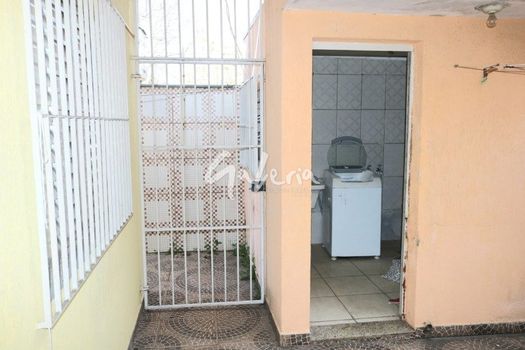 Foto 20 do(a) Casa de 5 quartos à venda em Vila Aquilino, Santo André