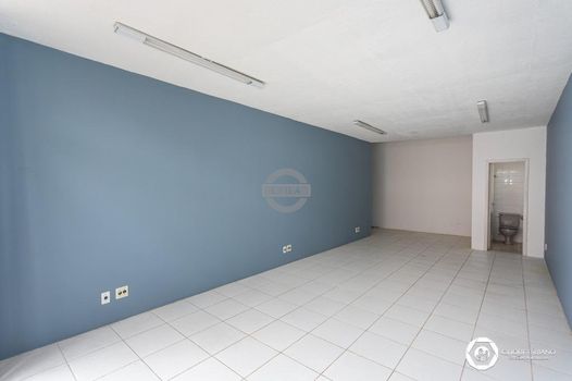 Foto 4 do(a) Sala / Conjunto Comercial false à venda em Passo da Areia, Porto Alegre