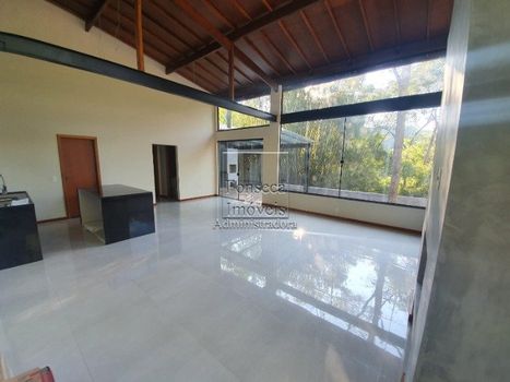 Foto 1 do(a) Casa em Condomínio de 3 quartos à venda em Pedro do Rio, Petrópolis
