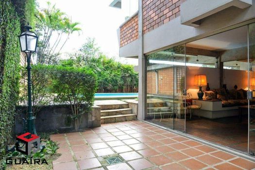 Foto 8 do(a) Casa de 5 quartos à venda em Cidade Jardim, São Paulo