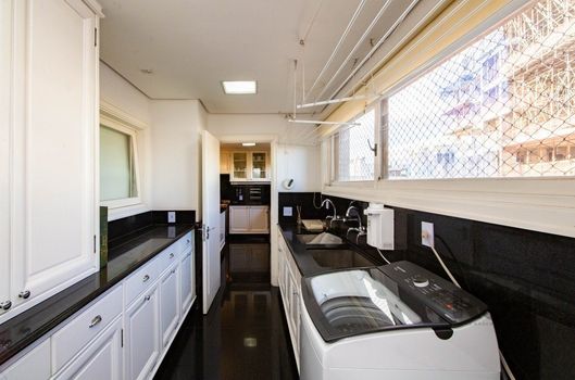 Foto 35 do(a) Apartamento false à venda em Moinhos de Vento, Porto Alegre