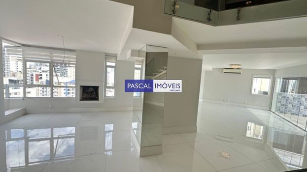 Foto 5 do(a) Cobertura de 3 quartos à venda em Vila Nova Conceição, São Paulo