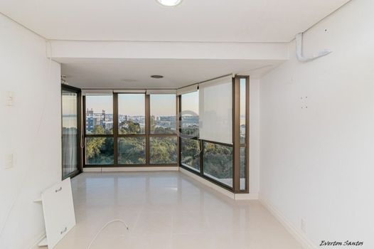Foto 13 do(a) Apartamento de 3 quartos à venda em Cristal, Porto Alegre