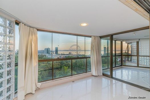 Foto 6 do(a) Apartamento de 3 quartos à venda em Cristal, Porto Alegre