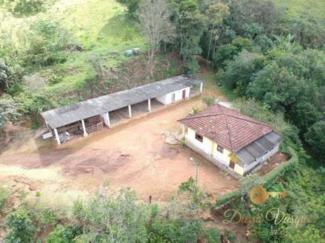Foto 22 do(a) Fazenda / Sítio / Chácara de 3 quartos à venda em Santa Rosa, Teresópolis