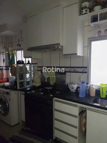 Foto 6 do(a) Apartamento de 3 quartos à venda em Segismundo Pereira, Uberlândia