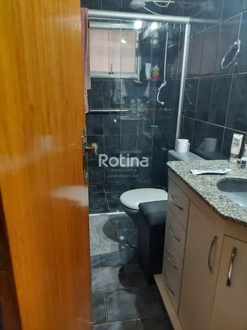 Foto 10 do(a) Apartamento de 3 quartos à venda em Segismundo Pereira, Uberlândia