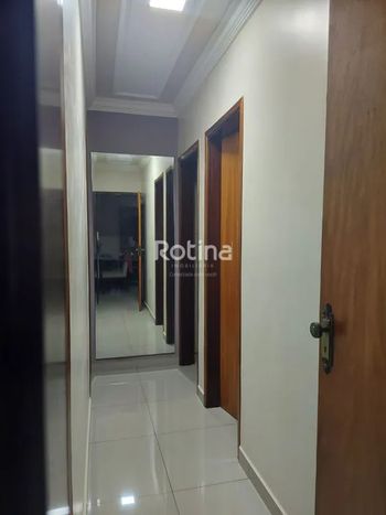 Foto 4 do(a) Apartamento de 3 quartos à venda em Segismundo Pereira, Uberlândia