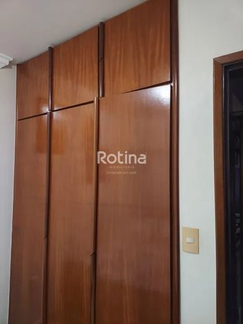 Foto 13 do(a) Apartamento de 3 quartos à venda em Segismundo Pereira, Uberlândia