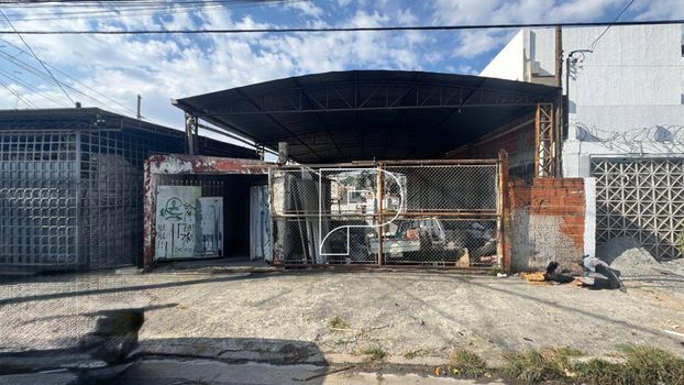 Foto 2 do(a) Terreno false à venda em Jardim Ivana, São Paulo