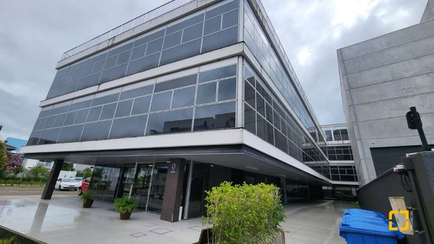 Foto 2 do(a) Sala / Conjunto Comercial false à venda em Saco Grande, Florianópolis