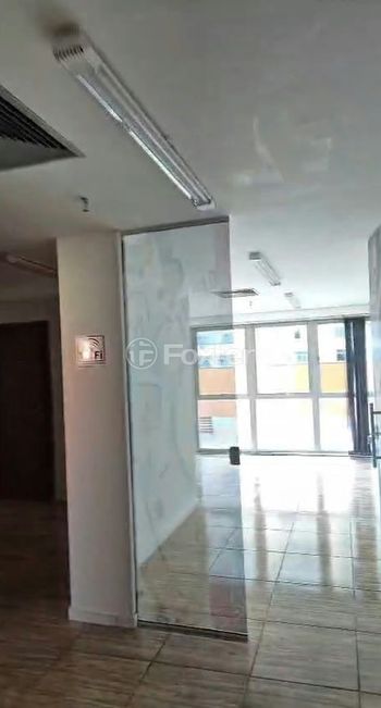 Foto 2 do(a) Sala / Conjunto Comercial false à venda em Centro Histórico, Porto Alegre